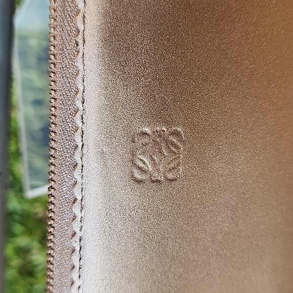 LOEWE Anagram Tassel Women's Long Wallet Champagne Gold Leather - Picture 5 of 15